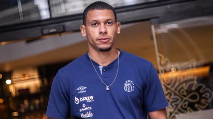 Alex Nascimento foi revelado pelo Santos