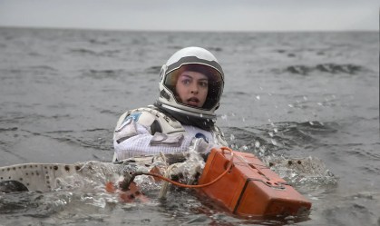 Anne Hathaway fala sobre trabalhar com Nolan novamente após "Interestelar"
