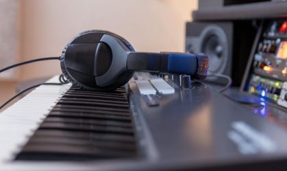 Aplicativo transforma sons em vibrações para que surdos possam consumir músicas