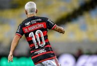 Flamengo: Bap chama Landim de amador por anúncio de camisa 10 para Arrascaeta