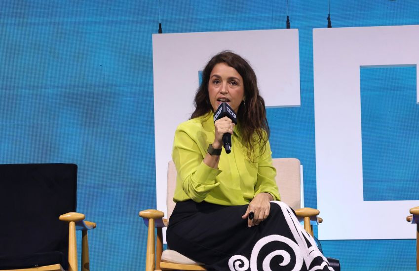 Autora Manuela Dias, de Vale Tudo, na CCXP 24 • Globo/João Cotta