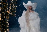 Beyoncé faz apresentação de Natal da NFL; assista ao vídeo