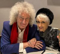 Esposa de Brian May atualiza estado de saúde do artista após derrame