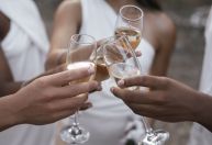 Veja dicas para se manter seguro se for beber nas festas de fim de ano