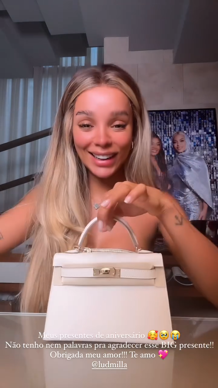 Brunna Gonçalves ganhou bolsa de grife da cantora Ludmilla • Instagram/Brunna Gonçalves