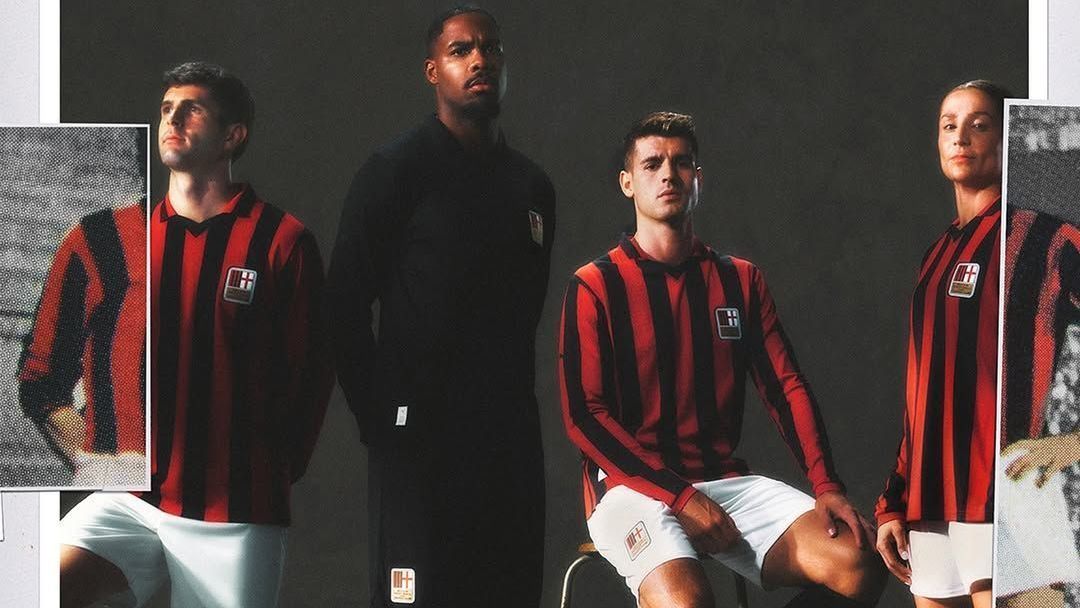 Jogadores vestem camisa especial do Milan pelo aniversário de 125 anos