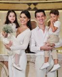 Cantor sertanejo Hugo se casou com a médica Juliete de Pieri em uma cerimônia intimista