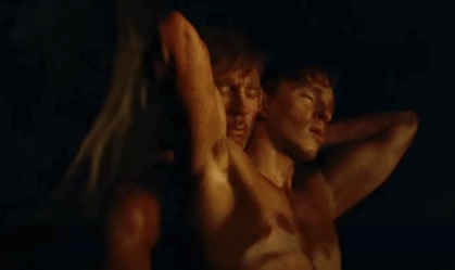 À CNN, Daniel Craig fala de cenas de sexo gay em "Queer": "Muito divertidas"