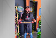 “Explosão de Sabor”: dono de bar onde coxinha explodiu cria slogan após viralizar