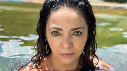 Ela está em um local de retiro de ioga em Campos de Jordão, em São Paulo