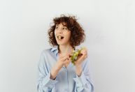 Qual o significado de comer 12 uvas à meia-noite na virada do ano?