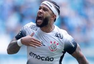 À CNN, jornalista revela contrato de Memphis Depay com o Corinthians