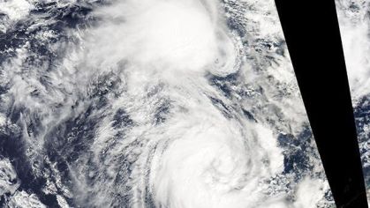 Encontro dos ciclones Seroja e Odette no Oceano Índico em 2021
