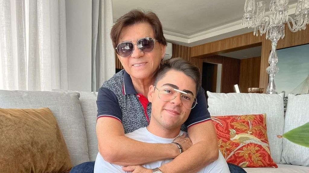 De acordo com o cantor, o pai nunca o exigiu que seguisse a carreira artística como muitos de sua família