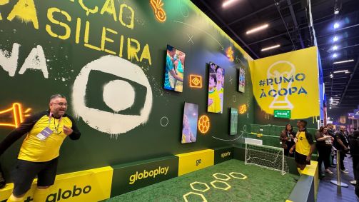 Ativação de futebol no estande da TV Globo do Globoplay na CCXP24