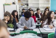 Censo 2022: número de pretos e pardos com nível superior cresceu 5 vezes