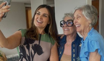 Fátima Bernardes se reúne com a mãe e a filha em festa antecipada de Natal