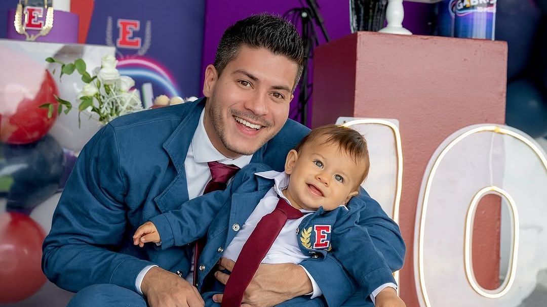 Ator comemorou mesversário do filho com tema inspirado na novela "Rebelde"