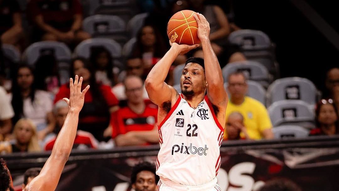 Shaquille Johnson durante partida pelo Flamengo no NBB