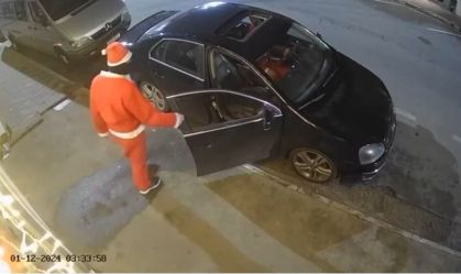 "Papais Noéis" furtam loja de eletrônicos em Minas Gerais; veja vídeo