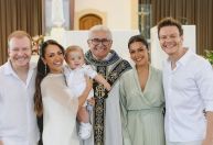 Gabi Luthai mostra batizado do filho com Teo Teló; veja fotos