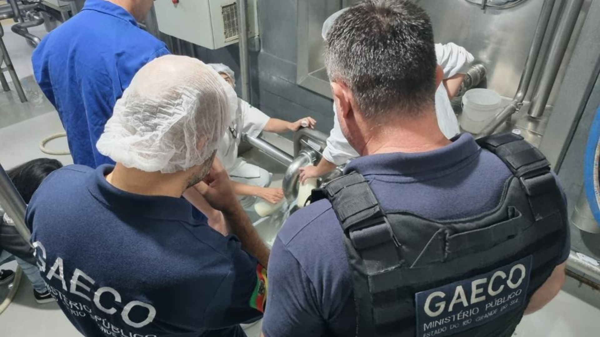 MP investiga esquema de produtos lácteos com soda cáustica e água oxigenada no RS