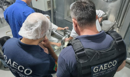 MP prende 4 pessoas de empresa de laticínios adulterados com soda cáustica no RS