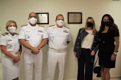 A médica Gisele Mendes de Souza e Mello (primeira à esquerda) durante evento no Hospital Naval de Brasília