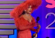 Gloria Groove ganha samba do ano no Prêmio Multishow: "Quem diria uma drag"