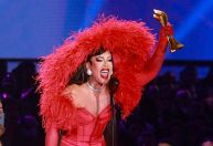 Gloria Groove ganha samba do ano no Prêmio Multishow: "Quem diria uma drag"