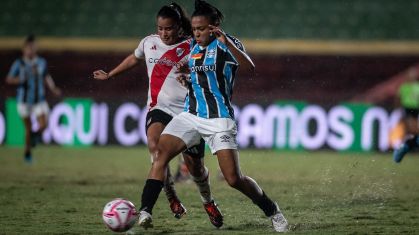 Lance de Grêmio x River Plate pela Brasil Ladies Cup; jogo terminou após caso de racismo