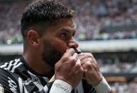 Hulk revela ter jogado no sacrifício em final da temporada: "Tomei injeção"