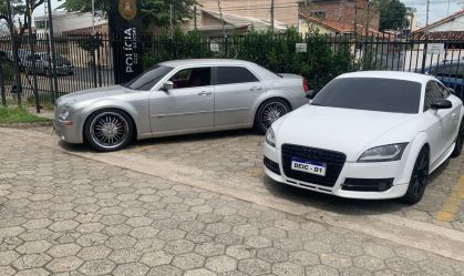Carros de luxo são apreendidos em operação contra crime organizado em São Paulo
