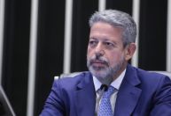 Lira quer lei "justa" com equilíbrio das contas públicas para isenção do IR