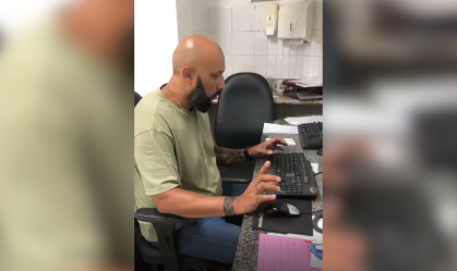 Médico vai trabalhar bêbado, bate em carro de paciente e é preso no DF; veja
