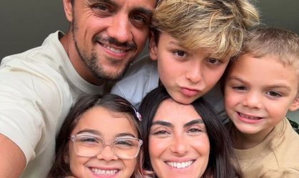 Felipe Simas sobre esposa abrir mão da profissão pela famíllia: "Orgulho"