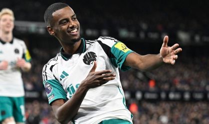 Atacante do Newcastle "força" saída e é excluído até de churrasco do time