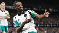 Isak acusa Newcastle de quebrar promessas e pede para deixar o clube
