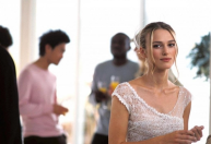 Keira Knightley revela qual cena achou "bem esquisita" em "Simplesmente Amor"