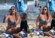 Luana Piovani se irrita com fãs filmando-a na praia: "Já deu, né?"