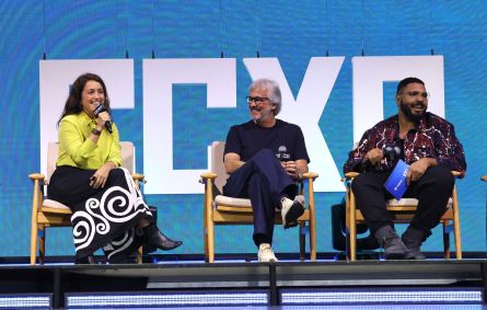 Paulo Vieira bate-papo com a autora Manuela Dias e o diretor artístico Paulo Silvestrini, que apresentam detalhes sobre Vale Tudo na CCXP24