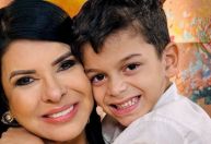 Mara Maravilha revela rosto do filho em foto rara: "Maior fonte de alegria"