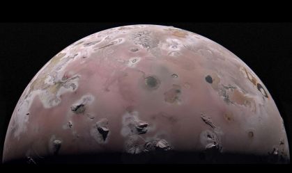 Análises do mundo mais vulcânico do sistema solar resolvem mistério da Voyager 1