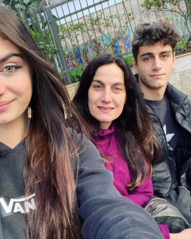 Nina Braga Nunes e os filhos • Instagram/Nina Braga Nunes