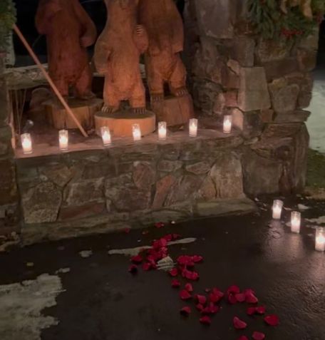 Filha de Bruce Willis e Demi Morre, Tallulah fica noiva de Justin Acee • Instagram/Tallulah Willis