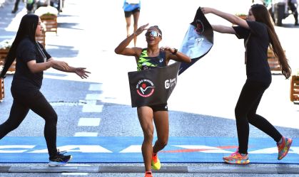 Brasileira conquista pódio na São Silvestre; Quênia faz dobradinha
