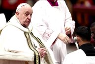 Papa Francisco diz que continua com bronquite em audiência semanal
