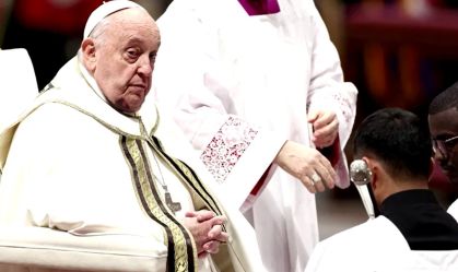 Papa Francisco diz que continua com bronquite em audiência semanal