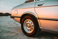 Carro desliza na subida? Veja o que fazer para arrancar