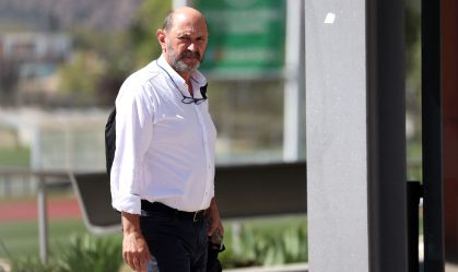 Federação Espanhola de Futebol elege novo presidente após período de turbulência